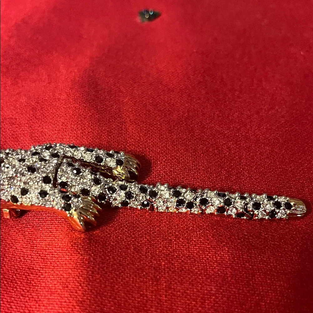 Elegant Black and White cover in rhinestones Panther Reptile Brooch - Picture 3 of 15